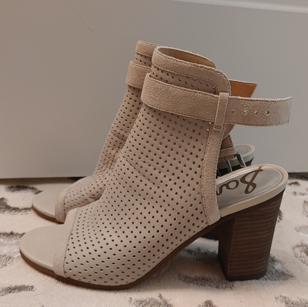 Peep toe chunky heels